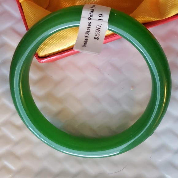 Jade Jewelry - Solid Green Jade Bangle
